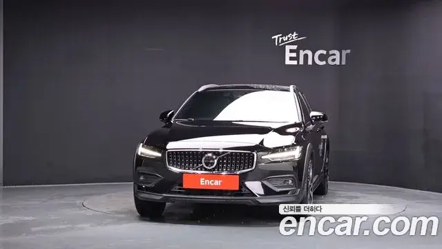 Volvo V60 Cross Country 2025 — Photo 16/38