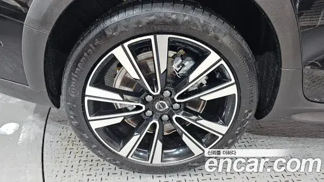 Volvo V60 Cross Country 2025 — Photo 25/38