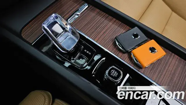 Volvo V60 Cross Country 2025 — Photo 18/38