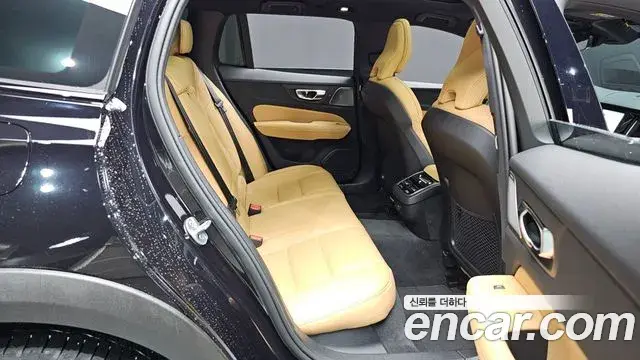 Volvo V60 Cross Country 2025 — Photo 30/38