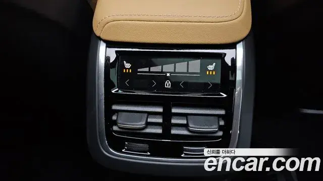 Volvo V60 Cross Country 2025 — Photo 33/38