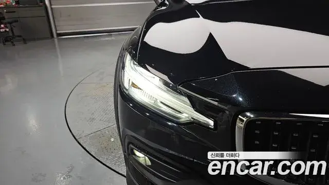 Volvo V60 Cross Country 2025 — Photo 6/38