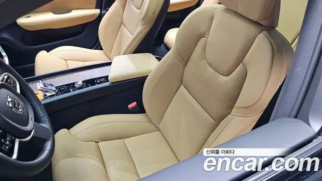Volvo V60 Cross Country 2025 — Photo 4/38