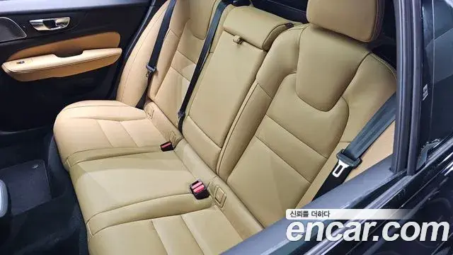Volvo V60 Cross Country 2025 — Photo 2/38