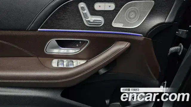 Mercedes-Benz GLE-Class 2022 — Фото 18/20