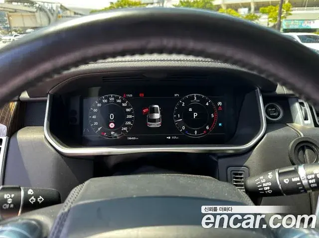 Land Rover Range Rover 2018 — Şəkil 8/14