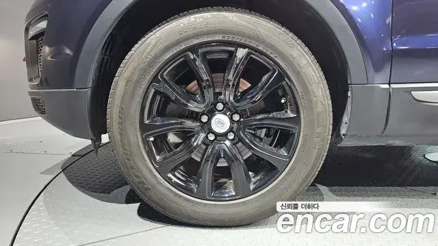 Land Rover Range Rover Evoque 2018 — Photo 28/31