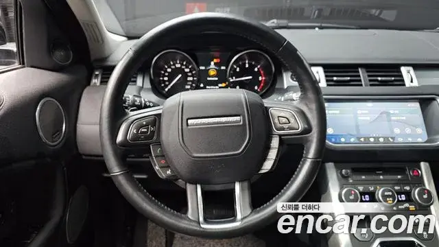 Land Rover Range Rover Evoque 2018 — Photo 26/31
