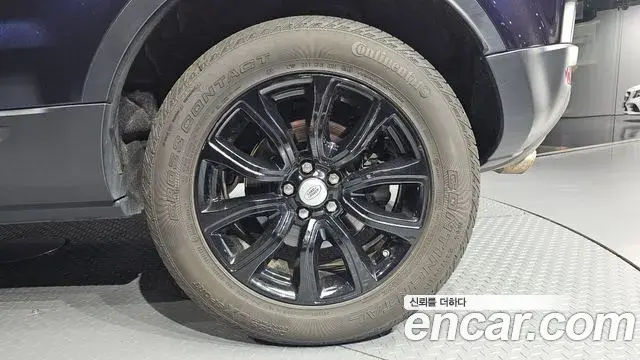 Land Rover Range Rover Evoque 2018 — Photo 16/31