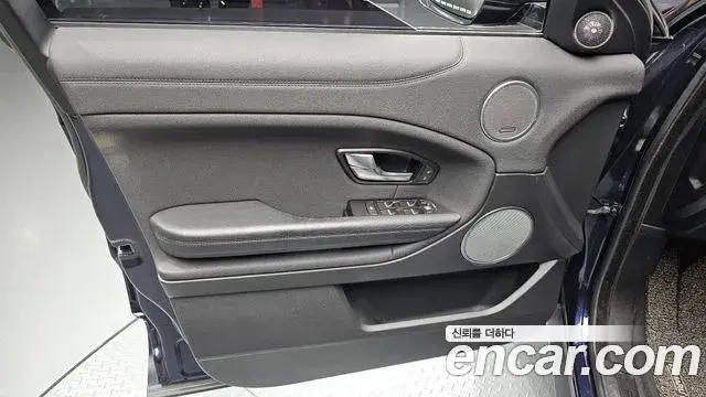 Land Rover Range Rover Evoque 2018 — Photo 2/31