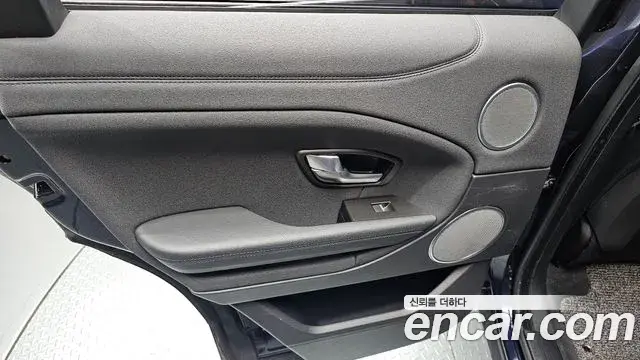 Land Rover Range Rover Evoque 2018 — Photo 6/31
