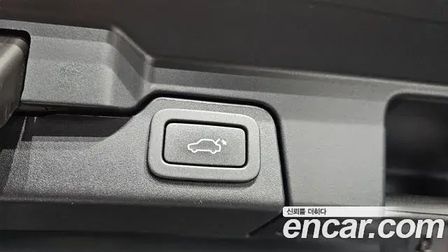 Land Rover Range Rover Evoque 2018 — Photo 11/31