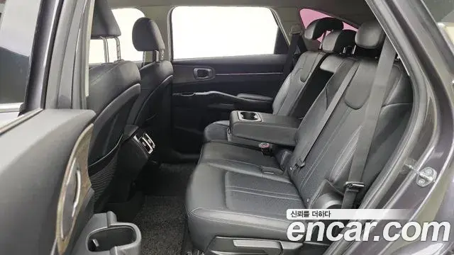 Kia Sorento 2021 — Photo 13/20