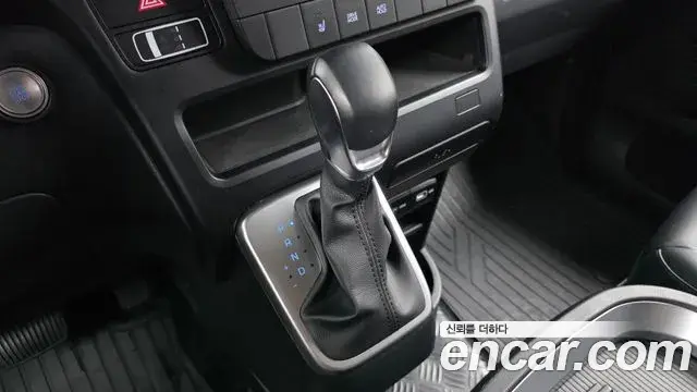 Hyundai Staria 2022 — Photo 9/20
