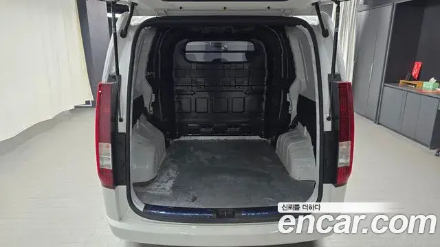 Hyundai Staria 2022 — Photo 20/20