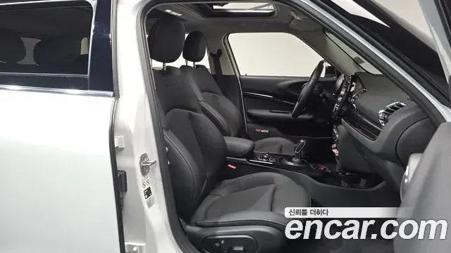 Mini Cooper Clubman 2024 — Photo 12/20