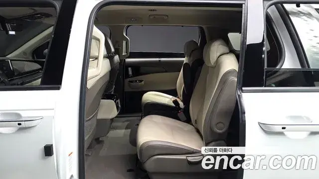 Kia Carnival 2022 — Фото 12/20