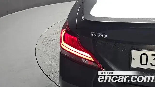 Genesis G70 2019 — ფოტო 12/35