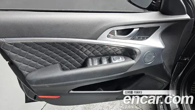 Genesis G70 2019 — ფოტო 28/35
