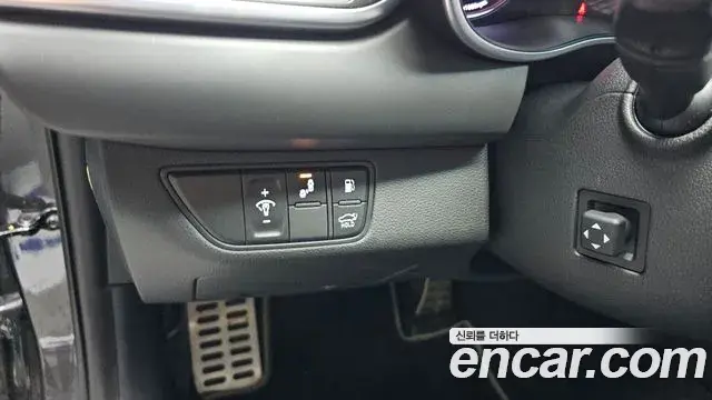 Genesis G70 2019 — ფოტო 15/35
