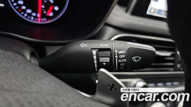 Genesis G70 2019 — ფოტო 17/35