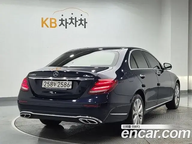 Mercedes-Benz E-Class 2019 — Фото 2/18