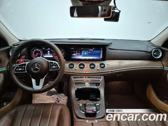 Mercedes-Benz E-Class 2019 — Фото 6/18