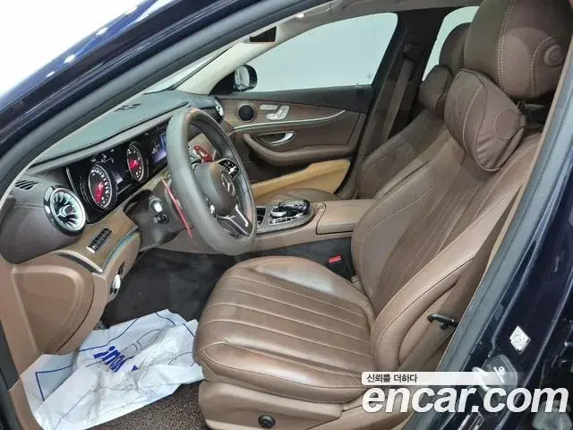 Mercedes-Benz E-Class 2019 — Фото 11/18