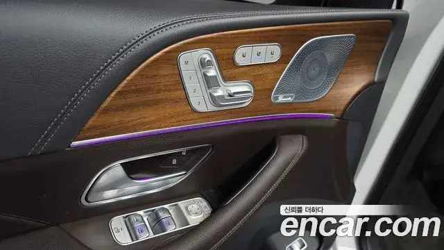 Mercedes-Benz GLE-Class 2020 — Фото 19/20