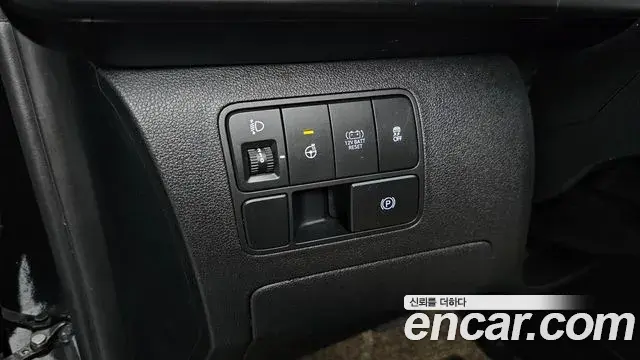 Hyundai Staria 2025 — Фото 18/20