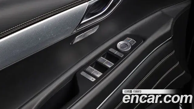 Genesis GV80 2021 — Фото 16/20
