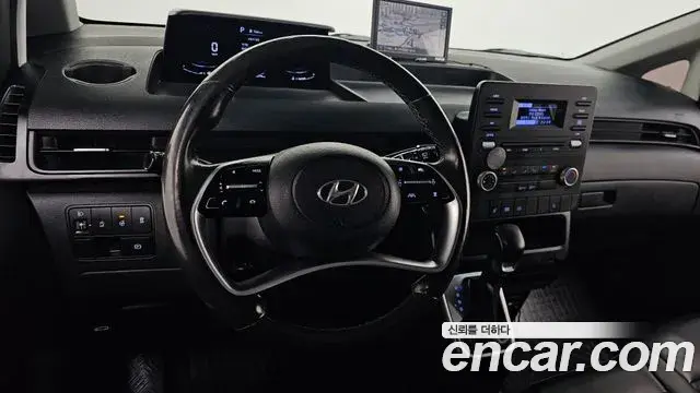 Hyundai Staria 2022 — Фото 13/20