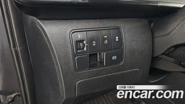 Hyundai Staria 2022 — Фото 19/20