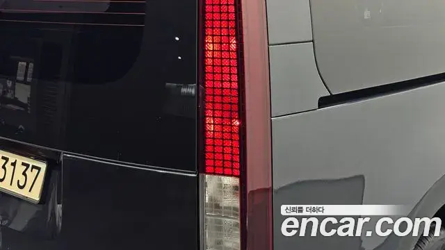 Hyundai Staria 2022 — Photo 30/33