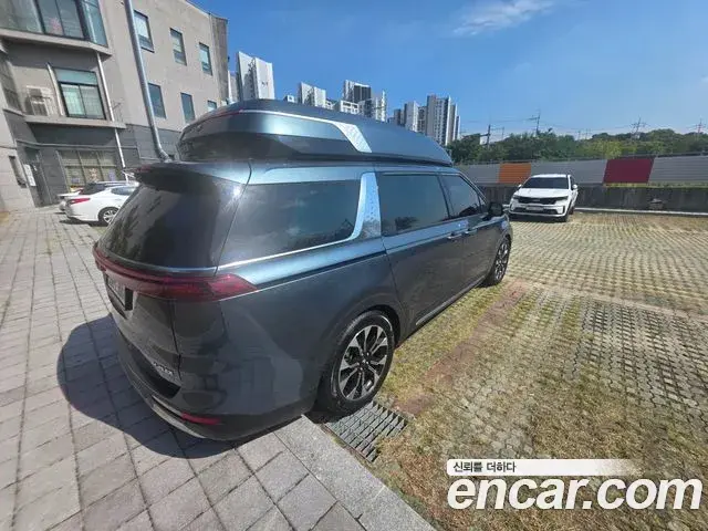 Kia Carnival 2021 — Фото 1/18