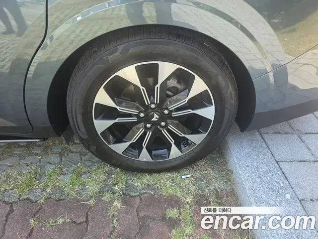 Kia Carnival 2021 — Фото 13/18