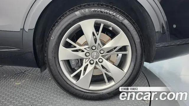 Genesis GV70 2023 — Şəkil 19/37