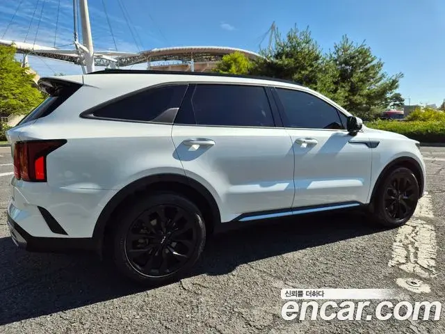 Kia Sorento 2021 — Фото 4/20