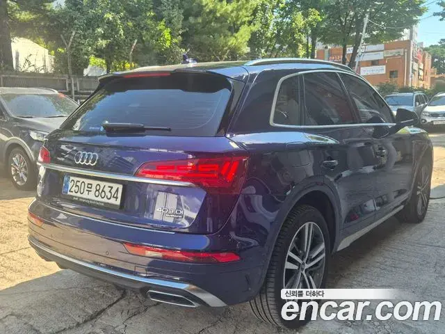 Audi Q5 2023 — Фото 3/20
