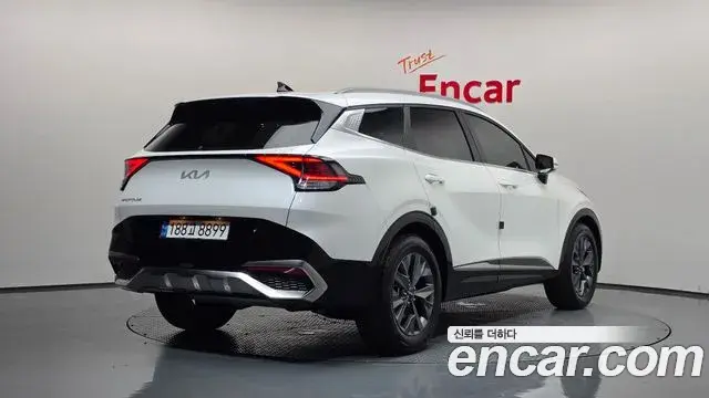 Kia Sportage 2023 — Фото 2/20