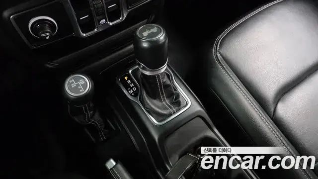 Jeep Wrangler 2020 — Фото 9/20