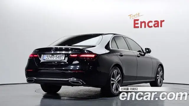 Mercedes-Benz E-Class 2021 — Фото 2/20