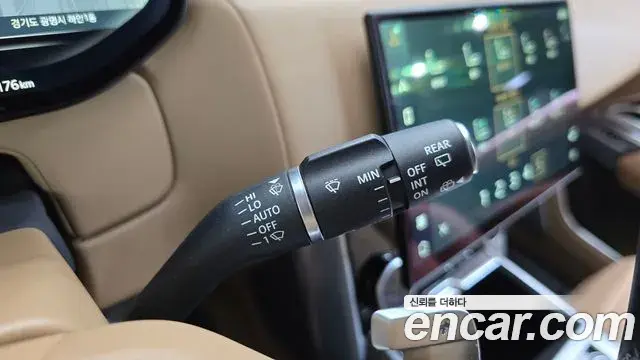 Land Rover Range Rover 2023 — Фото 19/20
