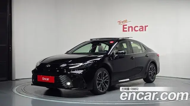 Toyota Camry 2026 — Şəkil 8/20