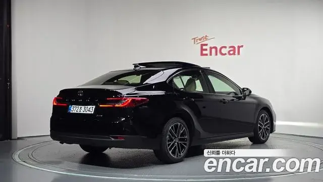 Toyota Camry 2026 — Şəkil 19/20