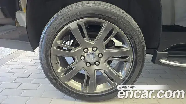 Cadillac Escalade 2019 — ფოტო 10/20