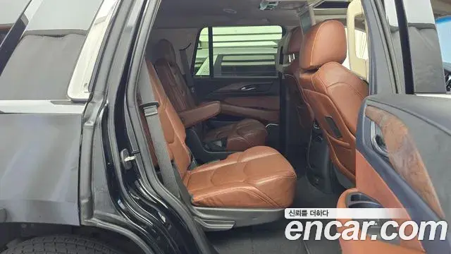 Cadillac Escalade 2019 — ფოტო 9/20