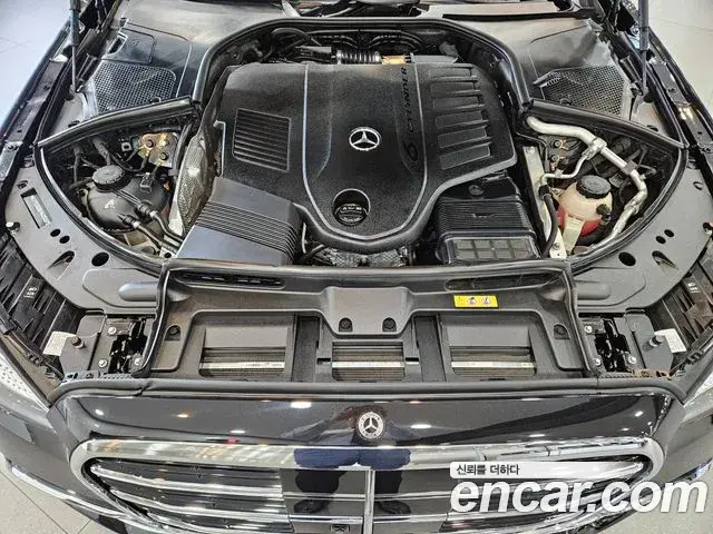 Mercedes-Benz S-Class 2023 — Фото 5/17