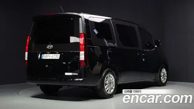 Hyundai Staria 2025 — ფოტო 20/30
