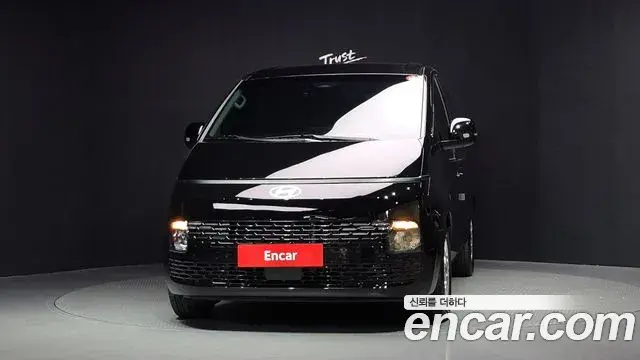 Hyundai Staria 2025 — ფოტო 8/30